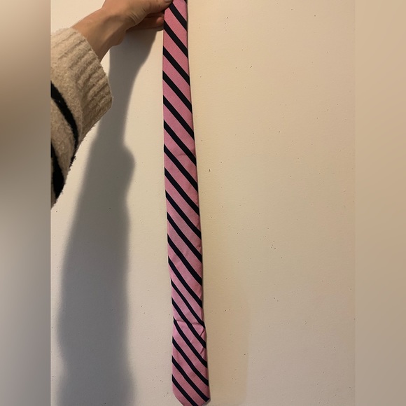 Tommy Hilfiger pink/black striped tie - work once - Picture 2 of 2